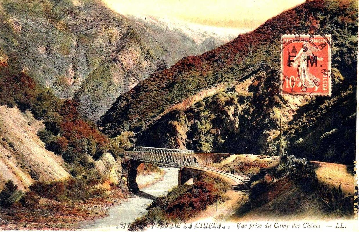 Blida - Gorges de la Chiffa  vues du Camp des Chenes - 1912.jpg